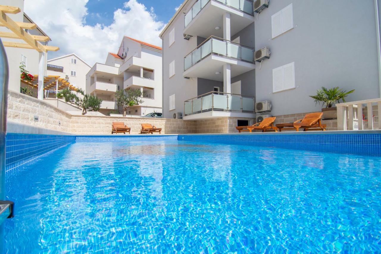 Apartments Sara 2 Bol Exterior photo